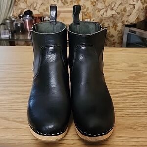 Swedish Hasbeens Zip It Emmy Black Boots. Size 39. 8.5. 9.